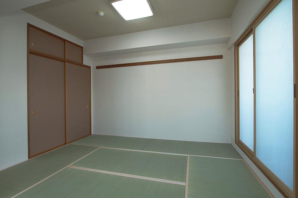 Non-living room. It can also be used as a guest room Japanese-style room (2013 / 12 / 13 shooting)