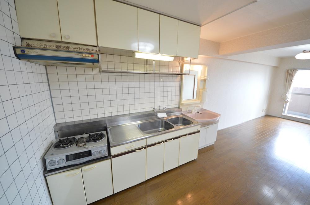 Kitchen. Indoor (July 2013) Shooting