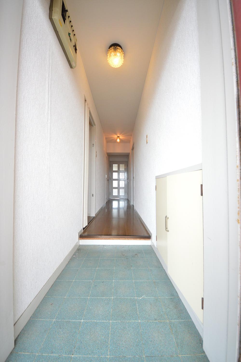 Entrance. Local (July 2013) Shooting