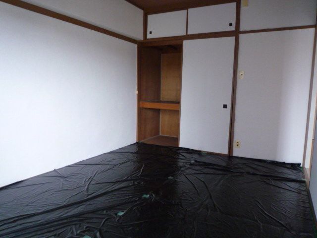Living and room. You rest slowly because the tatami rooms.