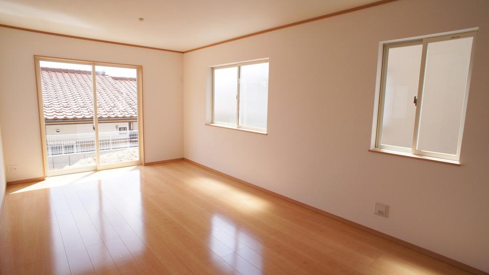 Same specifications photos (living)