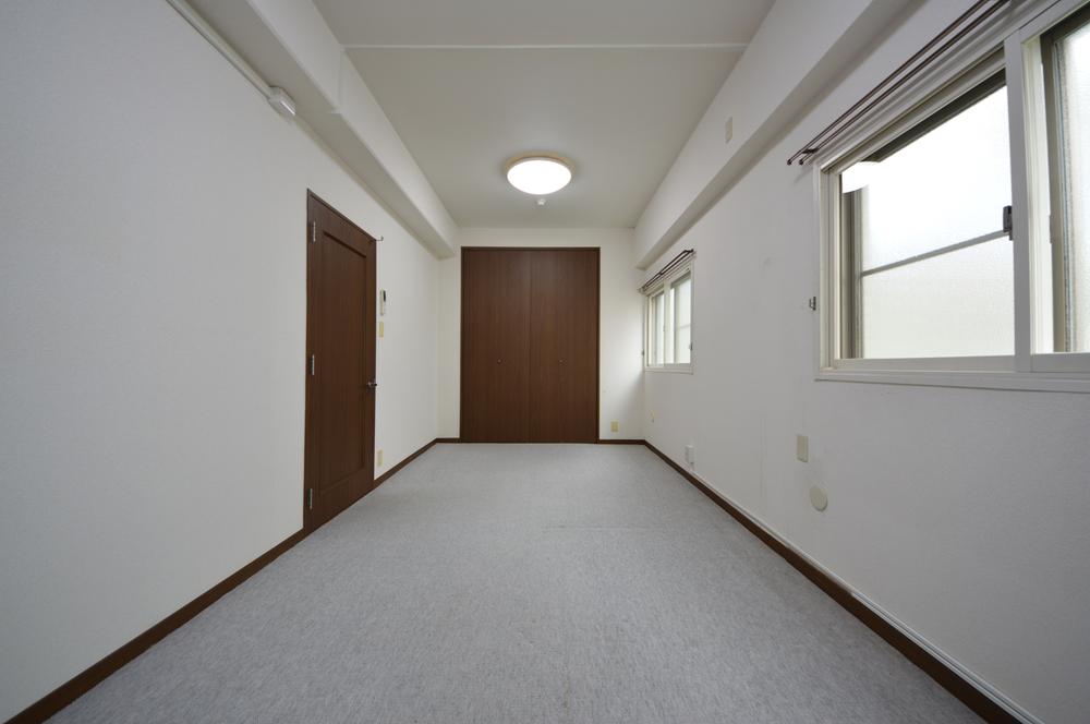 Non-living room. Indoor (11 May 2013) Shooting