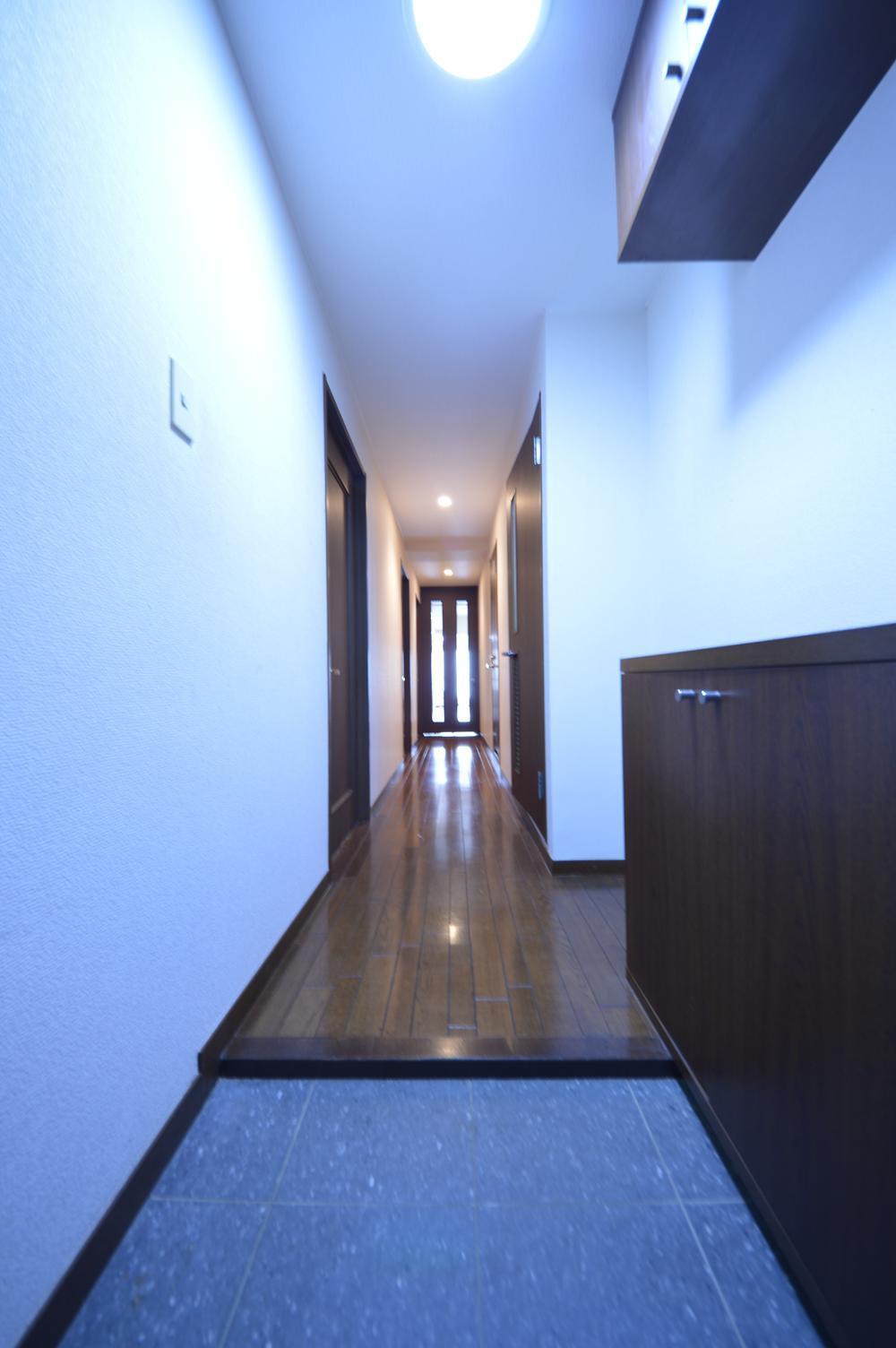 Entrance. Local (11 May 2013) Shooting