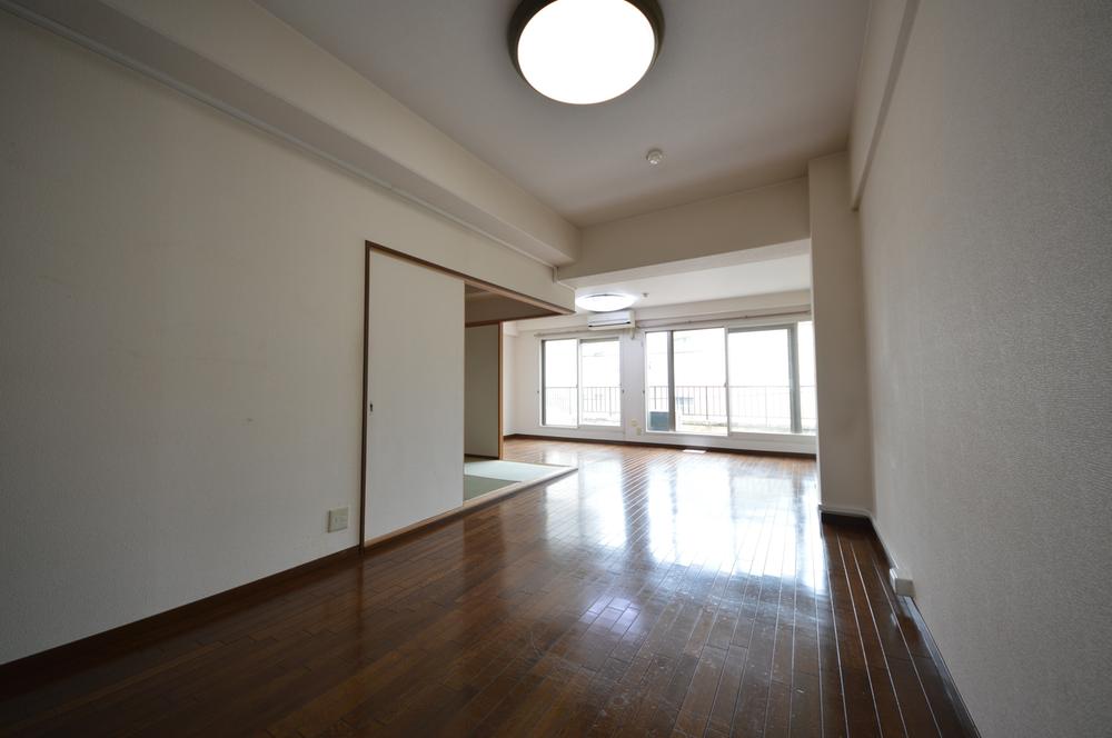 Living. Indoor (11 May 2013) Shooting