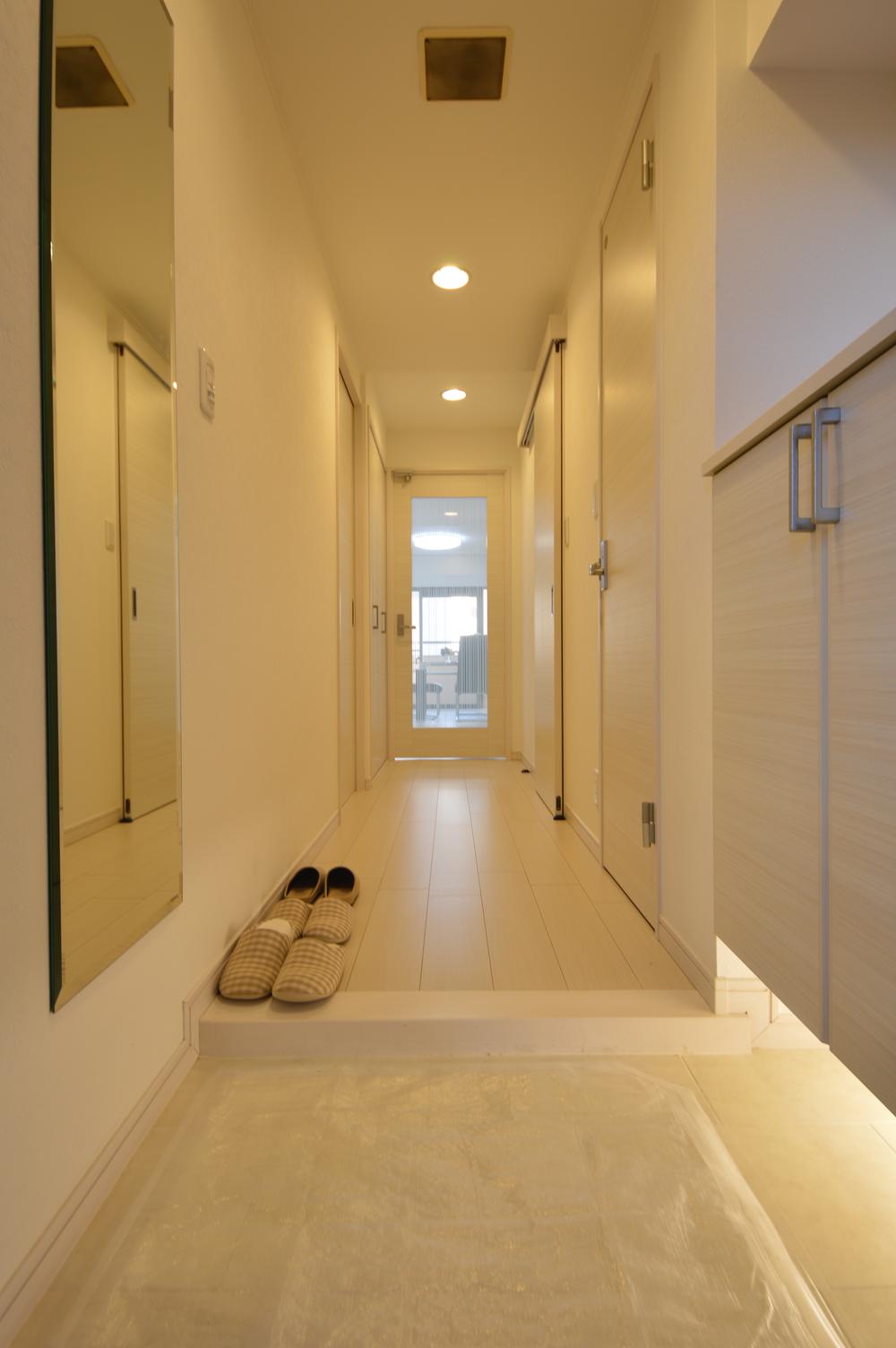 Entrance. Indoor (11 May 2013) Shooting