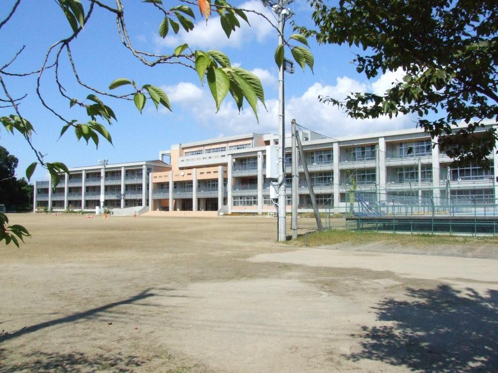 Primary school. 1794m to Sendai City Aiko Elementary School