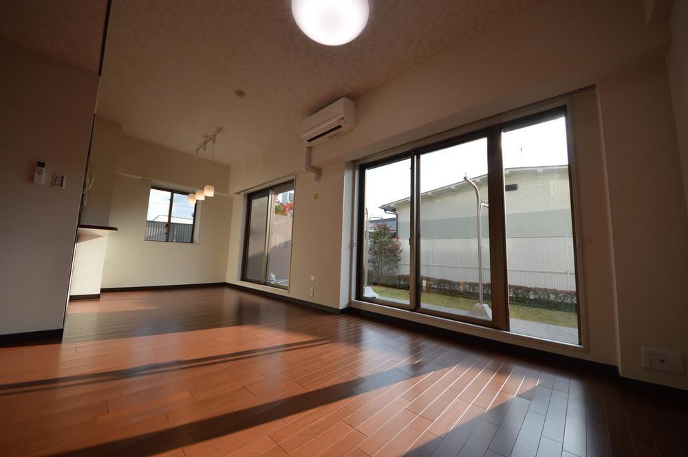 Living. Indoor (12 May 2013) Shooting