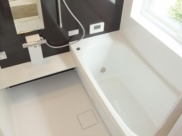 Same specifications photo (bathroom)