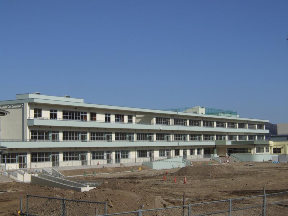 Primary school. 1410m to Sendai City Aiko Elementary School