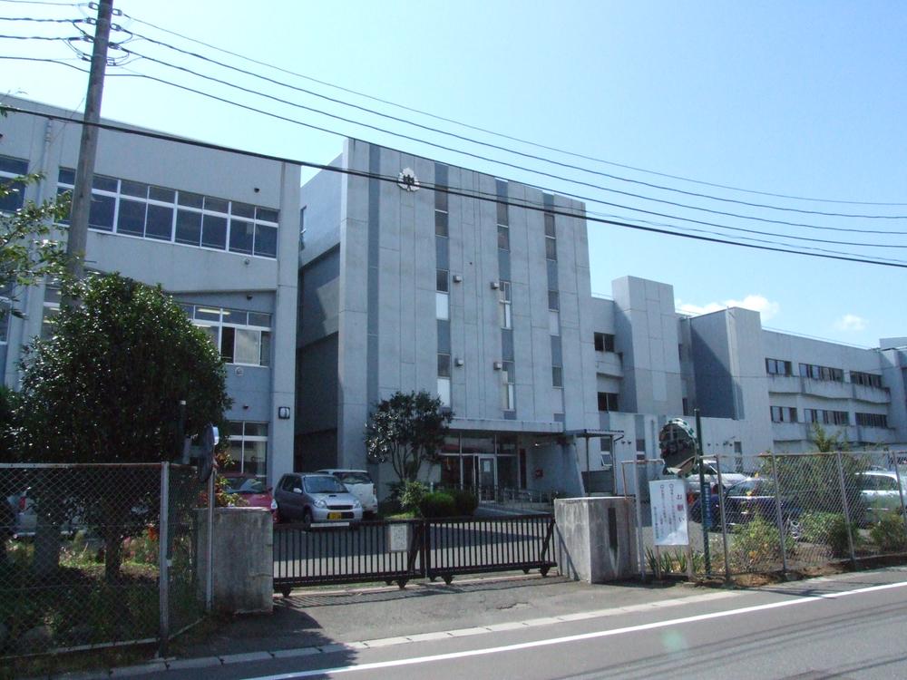 Junior high school. 1410m to Sendai City Hirose Junior High School