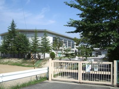 Junior high school. Dainohara 460m until junior high school