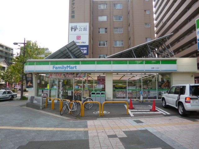 Convenience store. FamilyMart Sendai Itsutsubashi 2-chome up (convenience store) 845m