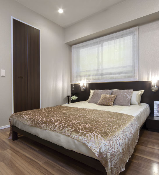 Spend private time to enjoy hobbies and reading, Of calm atmosphere bedroom (Western-style (1))