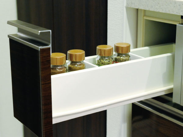 Kitchen.  [Spice rack] It adopted a spice rack that can be stored in clean together seasoning.