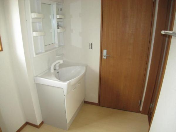 Wash basin, toilet