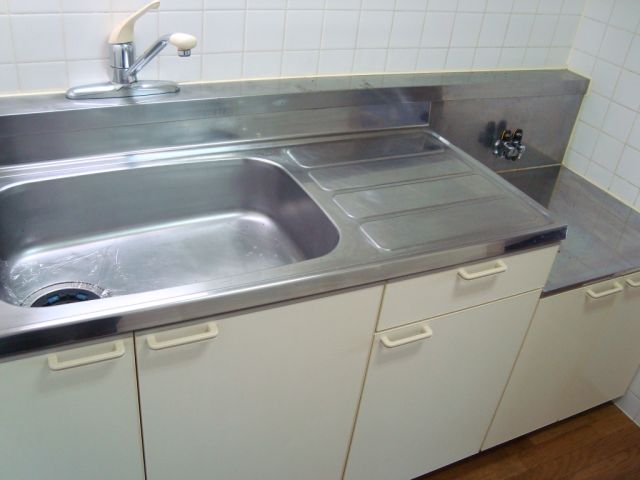 Kitchen. There are two-burner stove installation space.