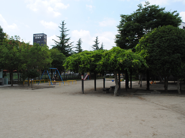Surrounding environment. Toshogu chome park / About 130m (2 minutes walk)