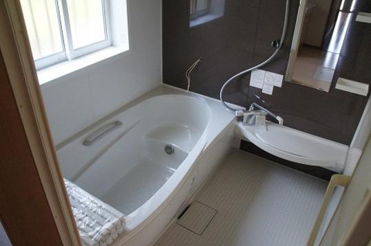 Same specifications photo (bathroom). Bathroom construction cases (same specifications of the construction company)