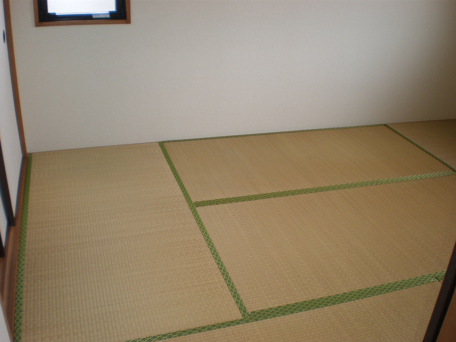 Other room space. There is also a tatami room. It is the heart of the Japanese!