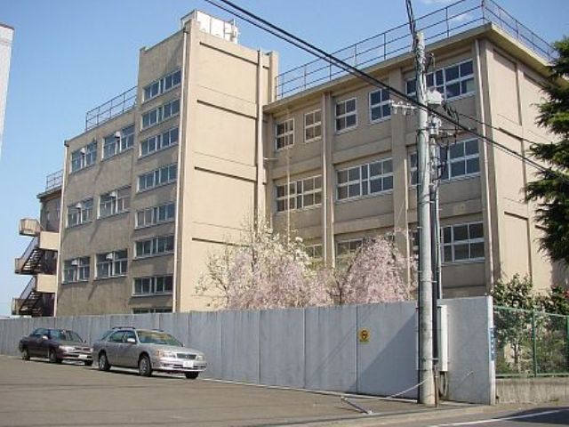 Junior high school. 1062m to Sendai Municipal Sanjo junior high school (junior high school)