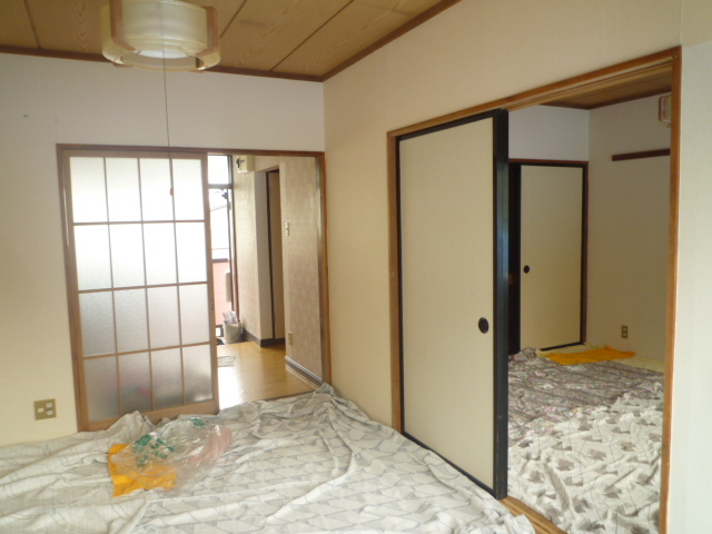 Other room space. Restoration in: you have covered with a cloth for the tatami of sunscreen