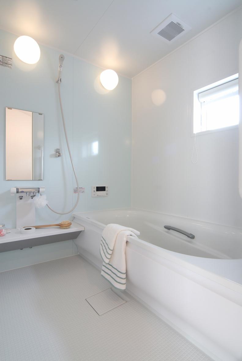 Same specifications photo (bathroom). bathroom TOTO Sazana In thermos bathtub, It is difficult to structure the cold water of the bathtub.