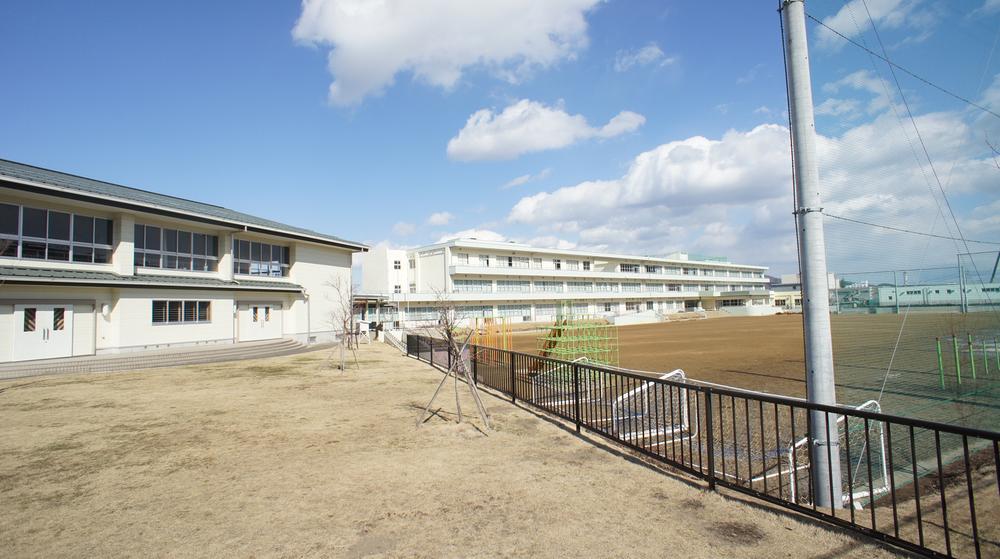 Primary school. Aiko until elementary school 1550m