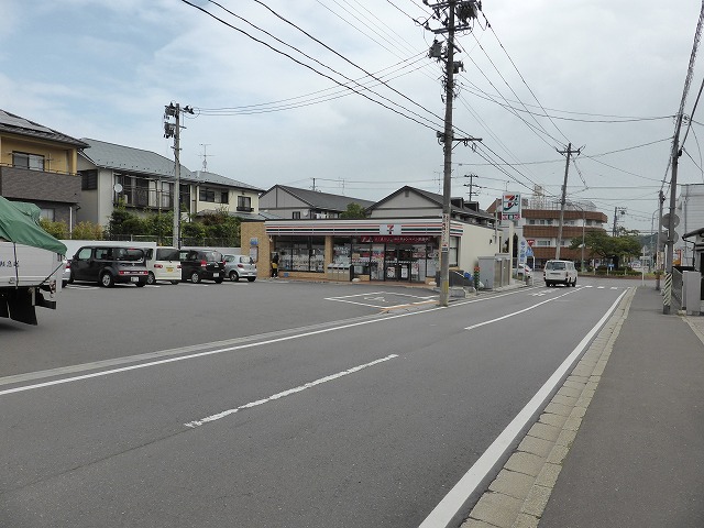 Convenience store. Seven-Eleven Sendai Sakuragaoka 6-chome up (convenience store) 381m