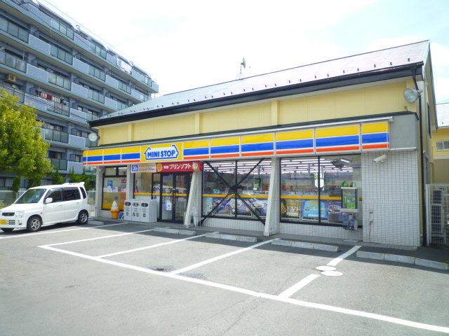 Convenience store. MINISTOP Mizuhodai store up (convenience store) 497m