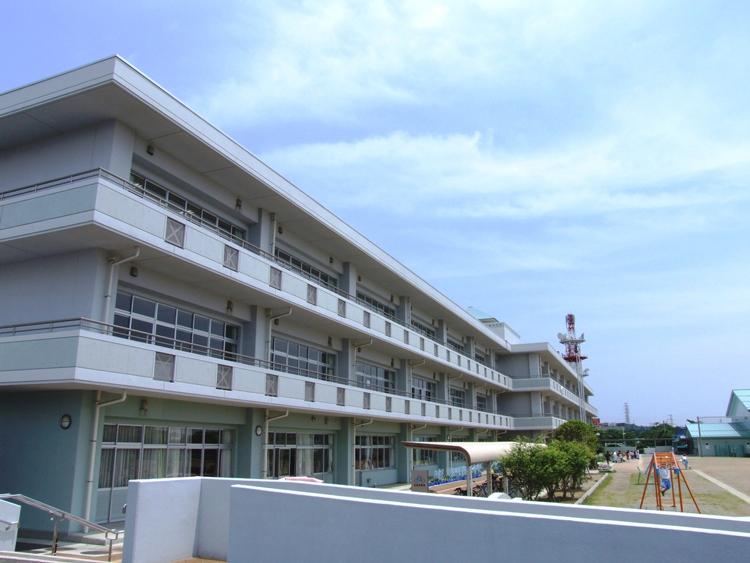 Primary school. Nanakita until elementary school 1280m