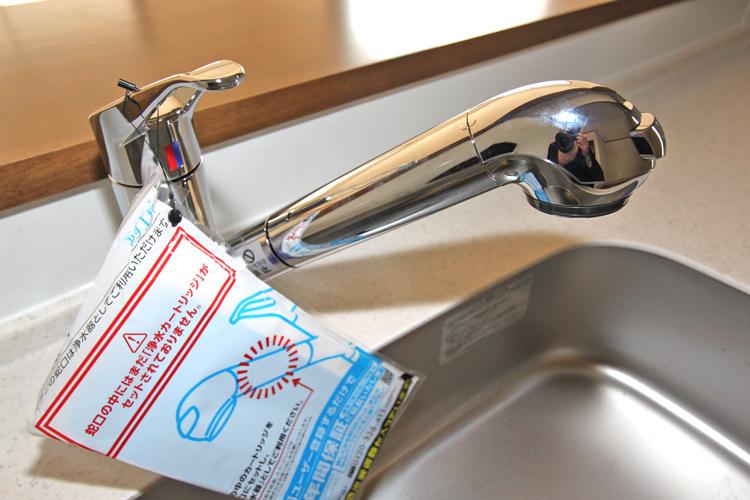 Same specifications photo (kitchen). Same specifications photo (water purifier with mixing faucet)