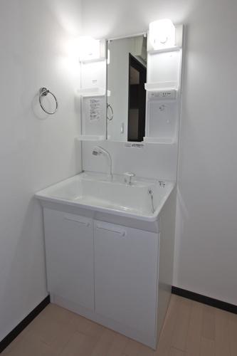 Same specifications photos (Other introspection). Same specifications photo (vanity)