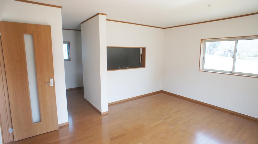 Same specifications photos (living)