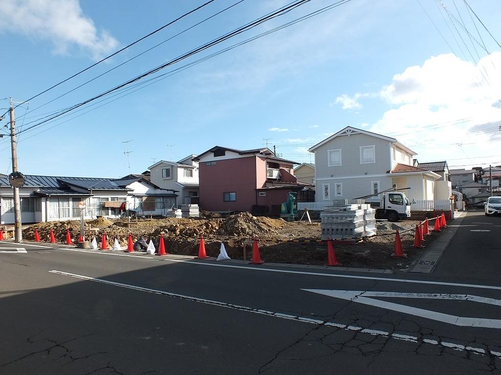 Local appearance photo. Local (12 May 2013) Shooting