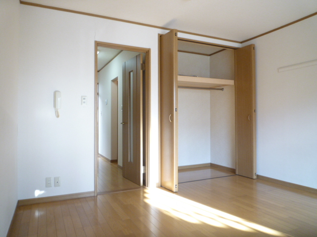 Living and room.  ※ Same property separate room
