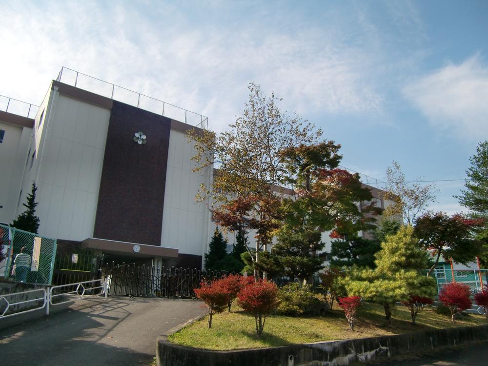 Primary school. 730m to Sendai Municipal Shogen Central Elementary School