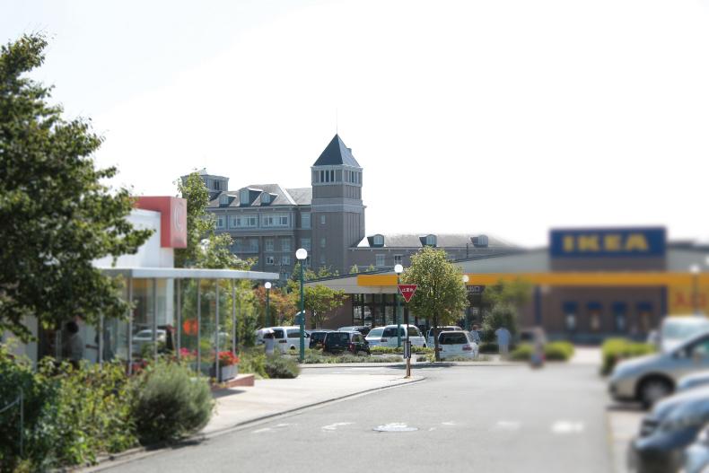 Shopping centre. Izumi Park Town Tapio ・ 1900m to Premium Outlets
