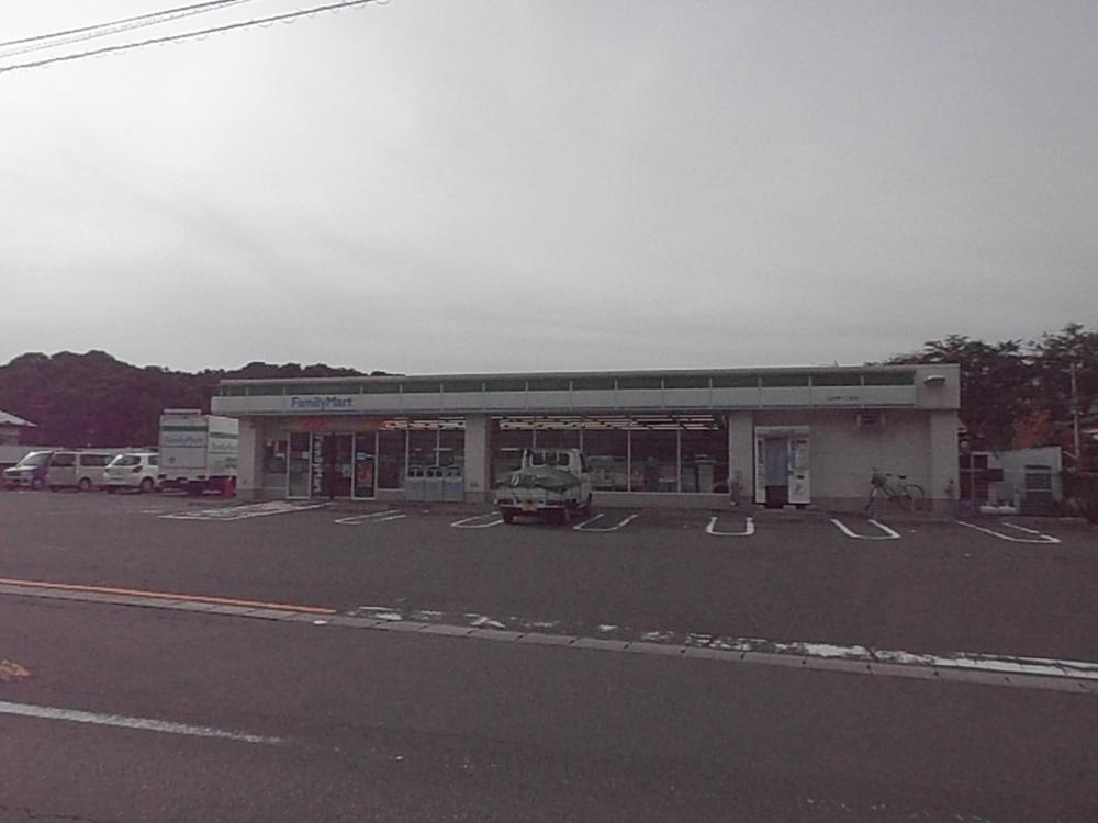 Convenience store. FamilyMart Yamanotera 578m up to one-chome