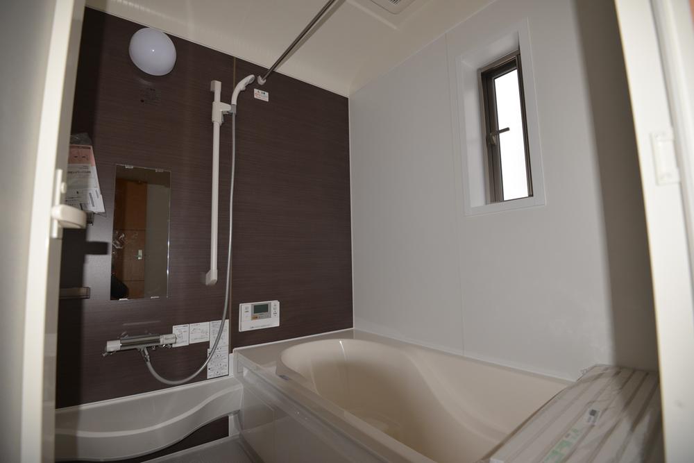 Bathroom. Indoor (12 May 2013) Shooting