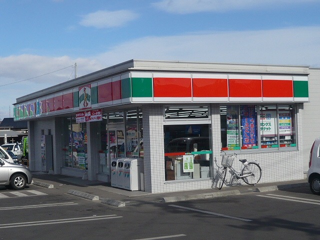 Convenience store. Thanks Sendai Matsumori store up (convenience store) 311m
