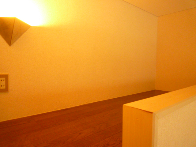 Other room space. How to use the loft is freely