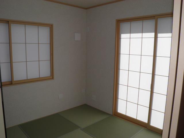 Same specifications photos (Other introspection). Same specifications