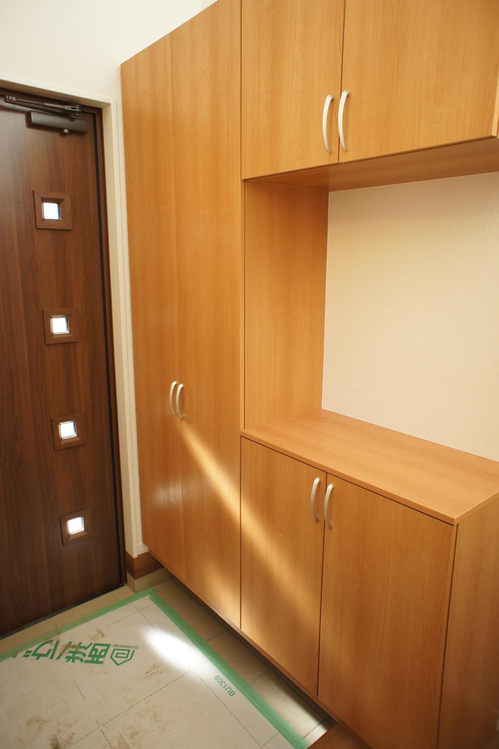 Entrance. Shoes cabinet