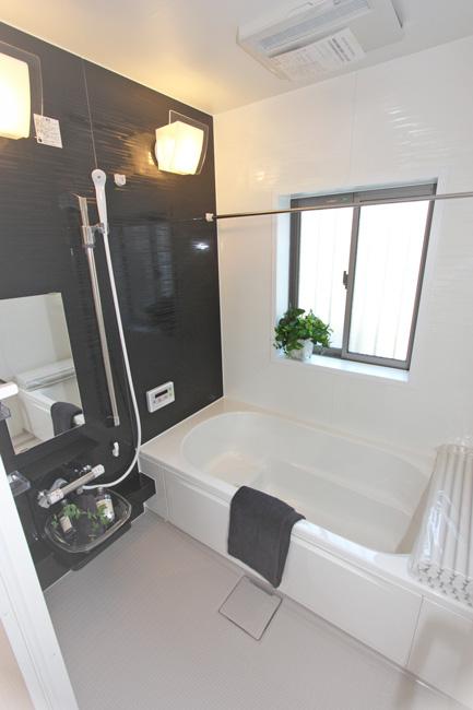 Same specifications photo (bathroom). Same specification example (system bus)
