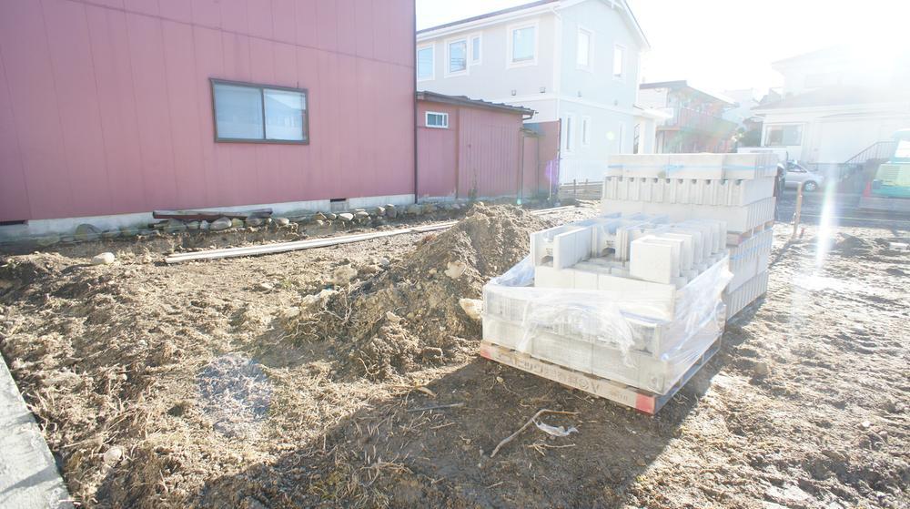 Local appearance photo. Please feel free to contact us in the first-come-first-served basis application accepted