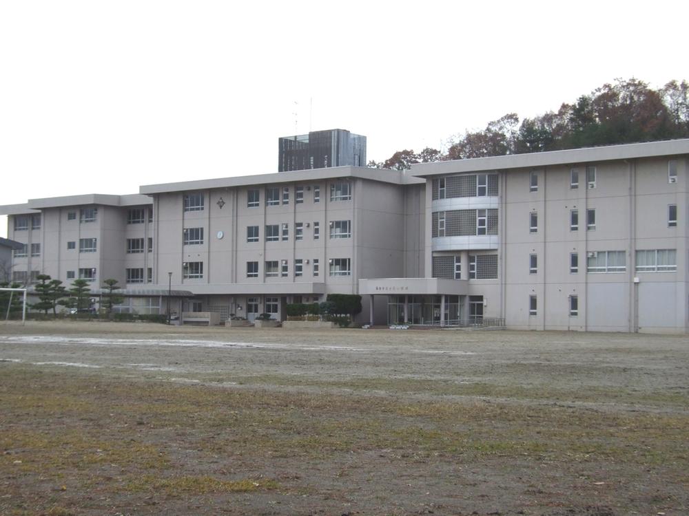 Junior high school. 710m to Sendai Municipal Teraoka junior high school