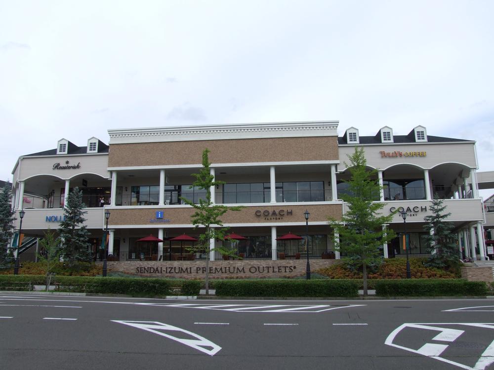 Shopping centre. 340m to Sendai Izumi Premium Outlets