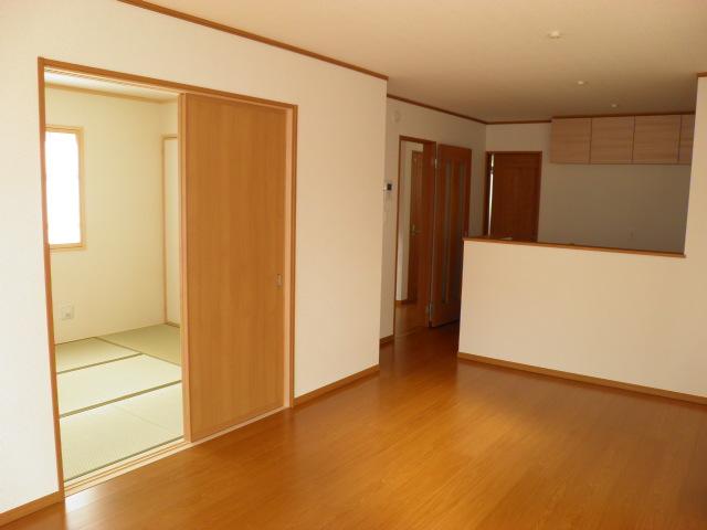 Same specifications photos (living). Same specifications