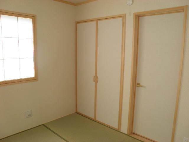 Same specifications photos (Other introspection). Same specifications