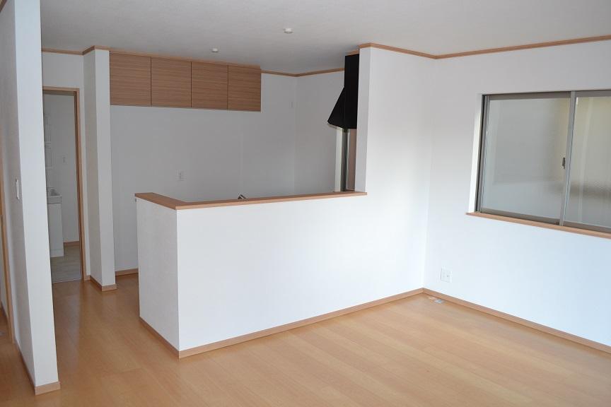 Same specifications photos (living). (1 Building) same specification